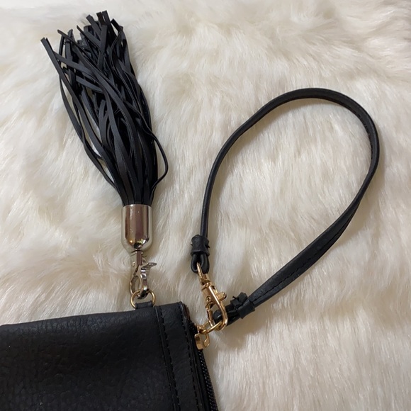 Black Tassel Wristlet - Picture 5 of 9